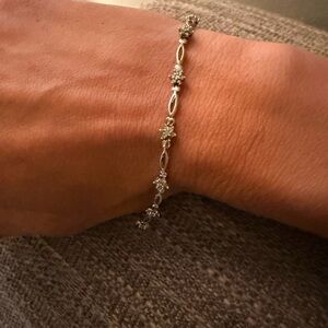 10k White gold diamond tennis bracelet. Gorgeous!!!